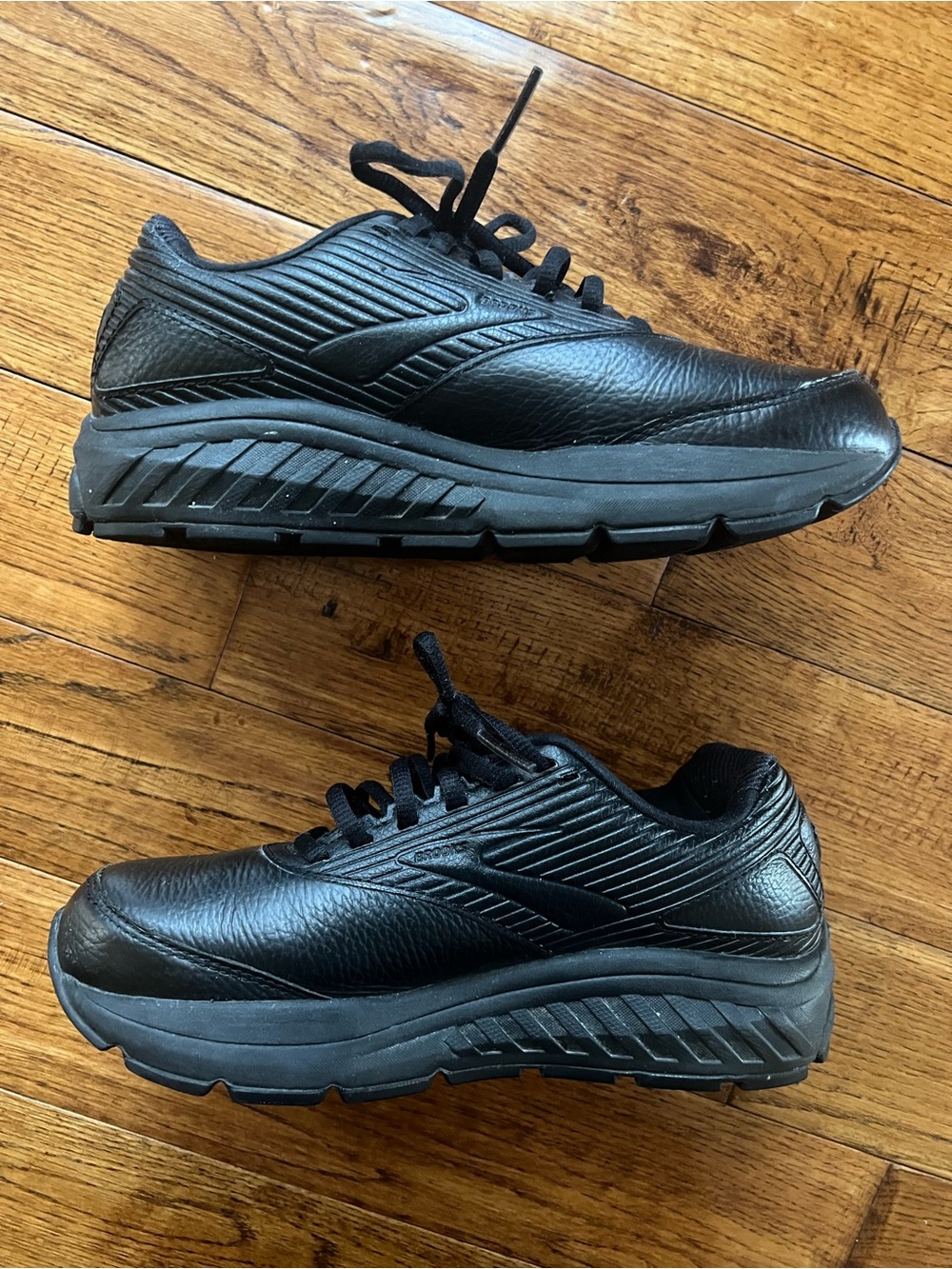 Brooks Women’s Walker Sneakers Leather Lace-Up Black Size 7